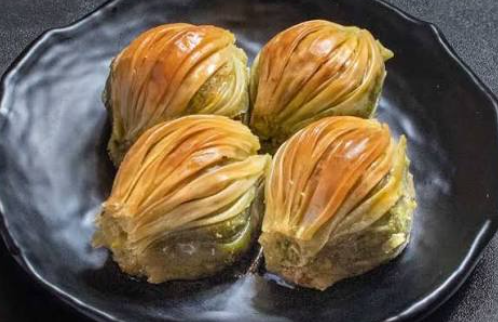 Midye Baklava